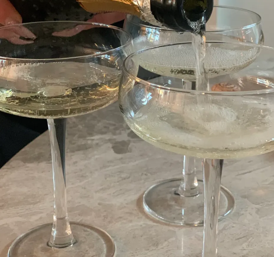 Koppla av med ett glas mousserande Corvezzo Prosecco