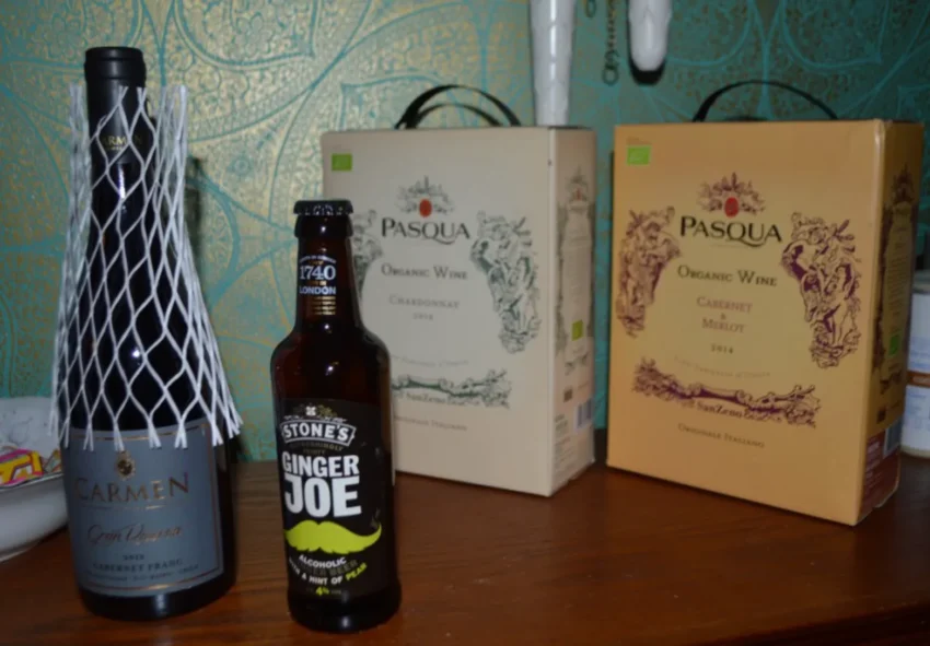 Ekologiska rött och vitt vin från Pasqua vinlådor